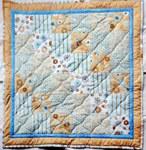 Genähte Kinder-Patchworkdecke von Regina J.