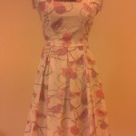 Kleid aus dem Vogelstoff