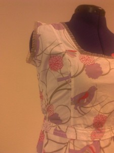 Kleid aus dem Vogelstoff
