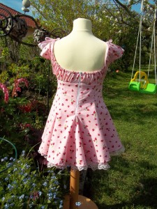 Kleid_Erdbeermuster_5