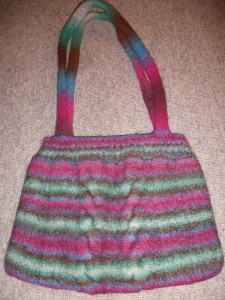 Tasche Strickfilz gestreift