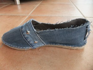 Espadrilles aus Jeans mit Nieten 2