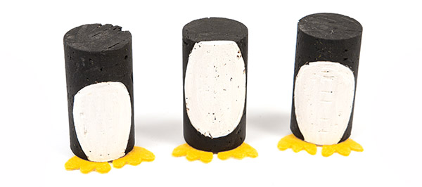 Pinguine und Schneemänner aus Korken - Schritt 4