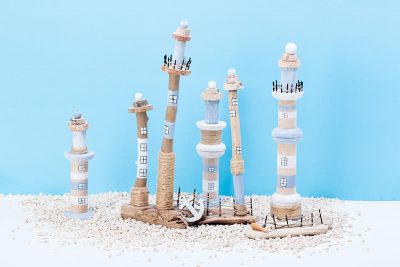 Leuchttürme aus Holzspulen basteln Leuchttürme aus Holzspulen basteln