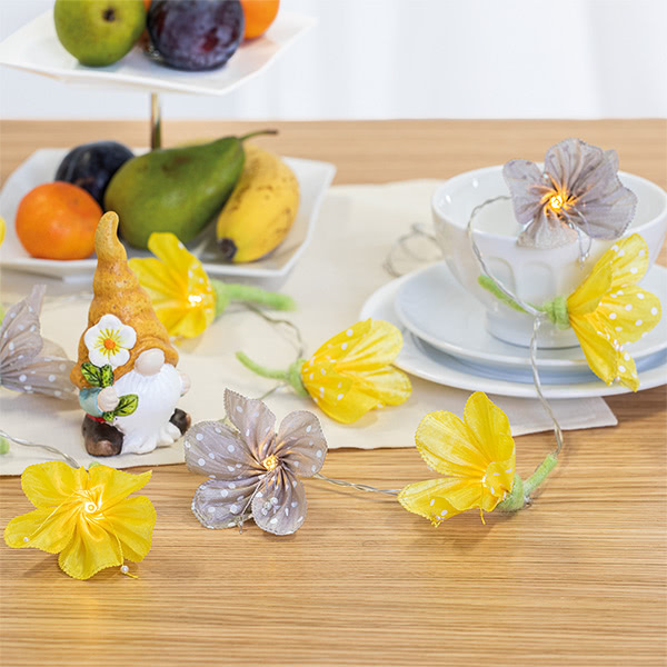 Blüten-Lichterkette basteln