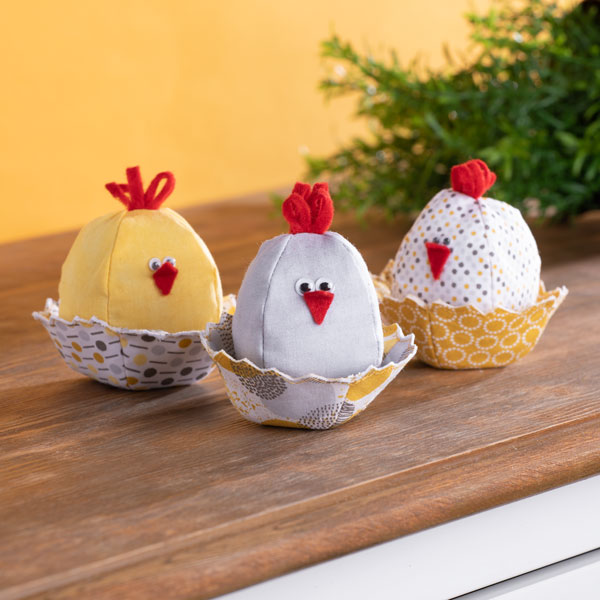 600px_Kueken_in_Eierschale_schmuckbild_1