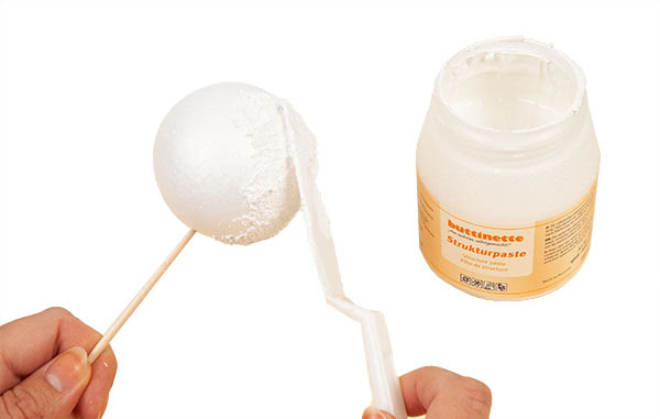 Schneemann aus Styropor basteln - Schritt 2