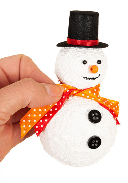 Schneemann aus Styropor basteln - Schritt 7