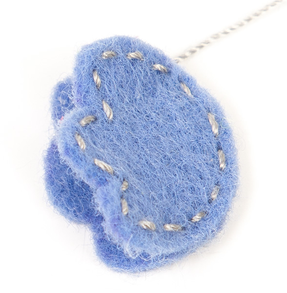 Mobile mit Filzkugeln basteln - Schritt 8