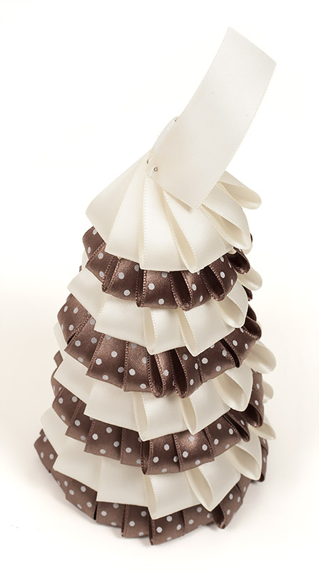 Tannenbaeume-aus-baender_schritt7.1