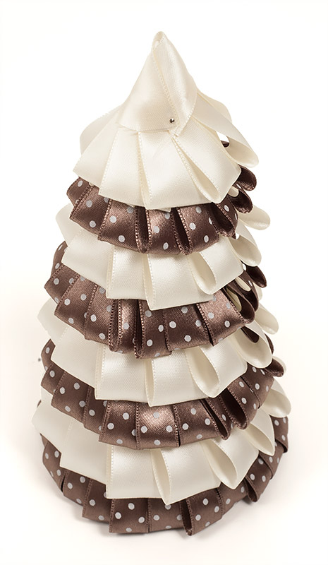 Tannenbaeume-aus-baender_schritt7.2