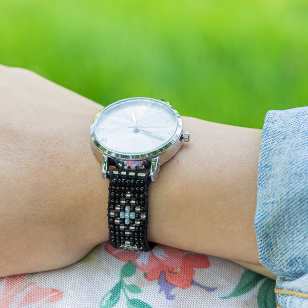 Uhrenarmband mit Perlen weben