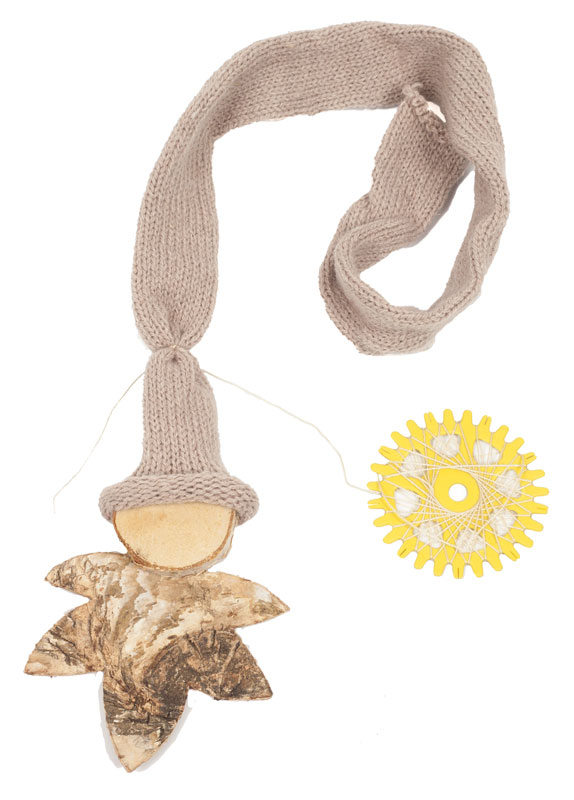 Blätterwichtel basteln Wichtelmütze abbinden