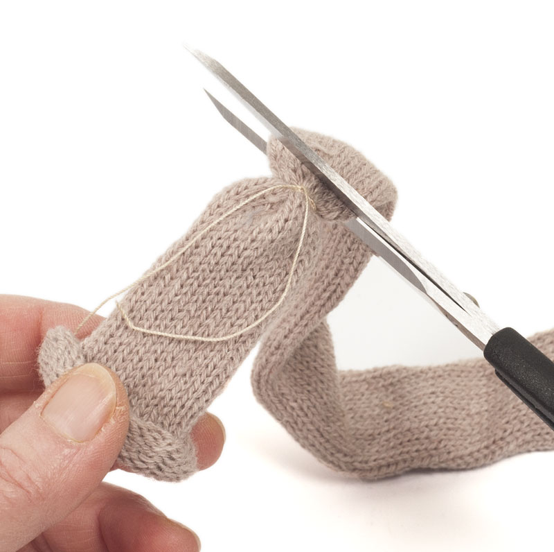 Blätterwichtel Mütze abschneiden