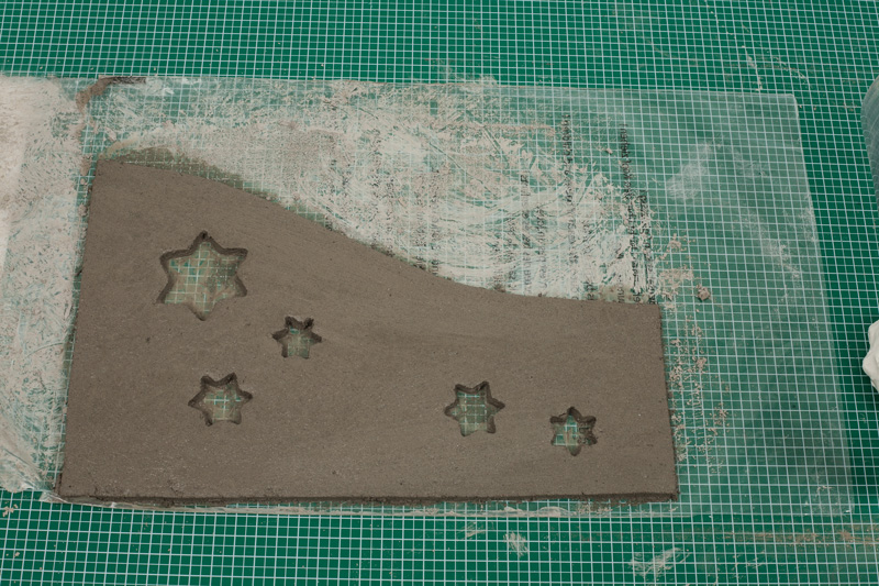 Windlicht aus Knetbeton - Sterne ausschneiden