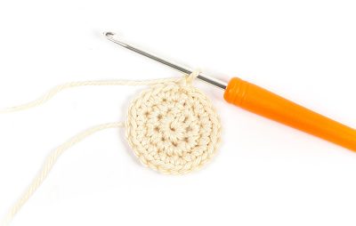 Bierkrug-Anhänger für Vatertag häkeln - Schritt 1