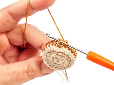 Bierkrug-Anhänger für Vatertag häkeln - Schritt 3