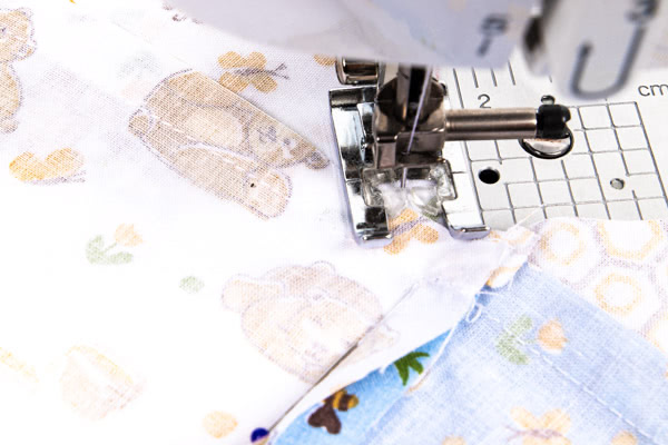 Bettumrandung nähen - Schritt 8 Bettumrandung nähen - Schritt 8