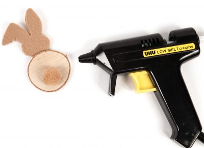 Osterdeko aus Birkenscheiben Osterhasen Schritt 7