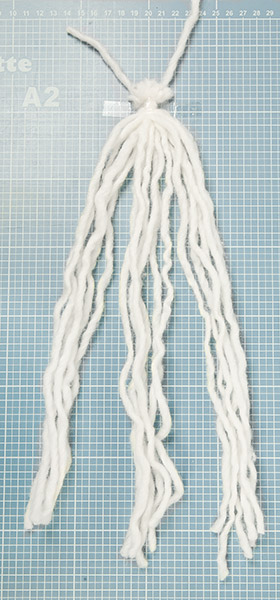 Wichtel aus Birkenscheibe basteln - Schritt 12 Wichtel aus Birkenscheibe basteln - Schritt 12