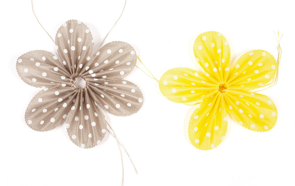 Blüten-Lichterkette basteln - Schritt 5