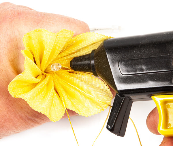 Blüten-Lichterkette basteln - Schritt 7