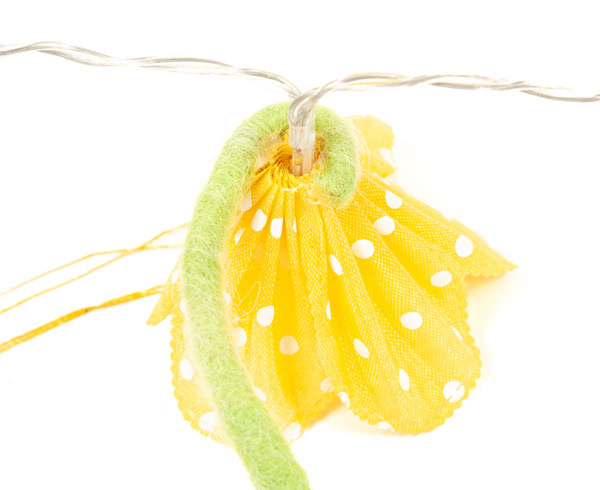 Blüten-Lichterkette basteln - Schritt 9