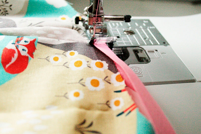 erdbeertasche_schraegband_annaehen