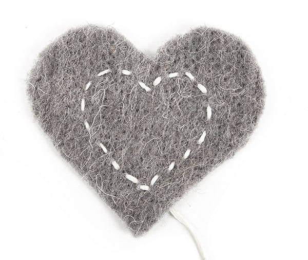 Winterliche Filzanhänger basteln - Schritt 10