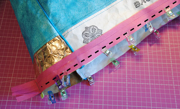 Nähmaschinenhülle wenden