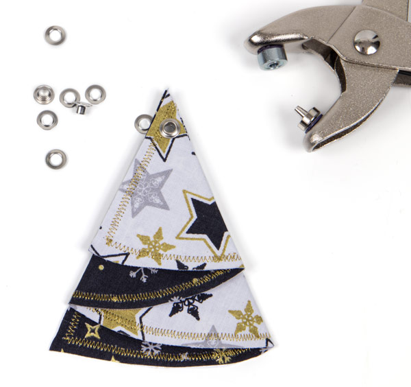 Weihnachtliche Geschenkanhänger nähen - Schritt 15 Weihnachtliche Geschenkanhänger nähen - Schritt 15