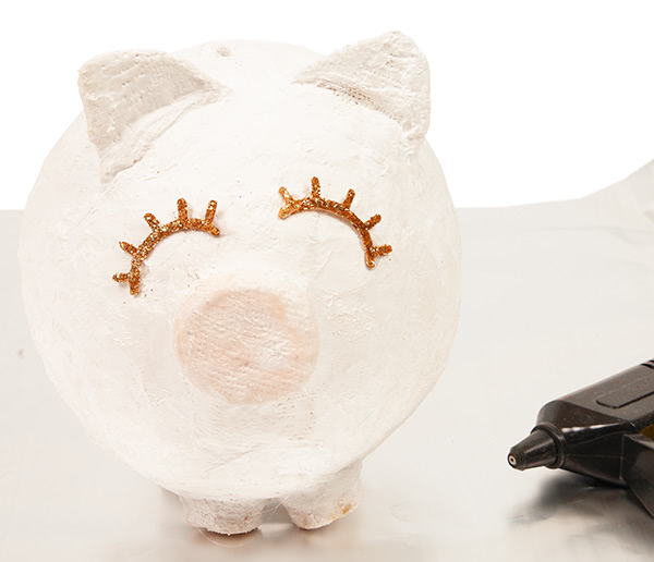 Sparschwein aus Gips basteln - Schritt 12