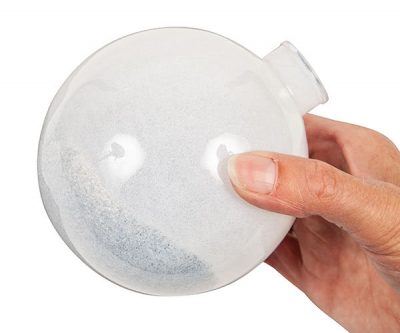 Weihnachtskugeln mit Beleuchtung und Glitzer basteln - Schritt 6