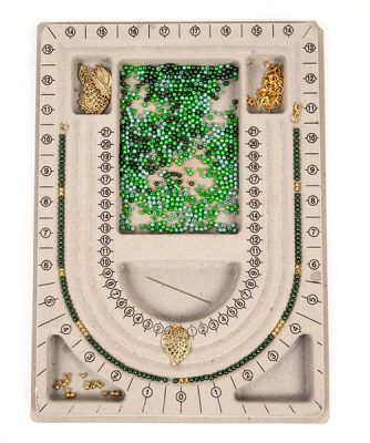 Kette und Armband knüpfen - Schritt 1