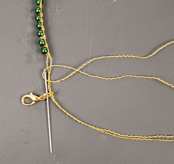 Kette und Armband knüpfen - Schritt 15
