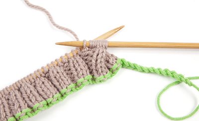 Loopschal mit Zopfmuster stricken - Schritt 11