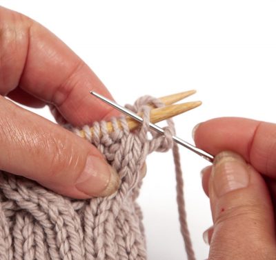 Loopschal mit Zopfmuster stricken - Schritt 31