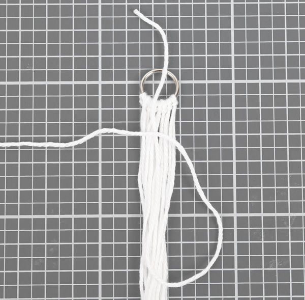 Osterdeko mit Makramee - Schritt 2 Osterdeko mit Makramee - Schritt 2