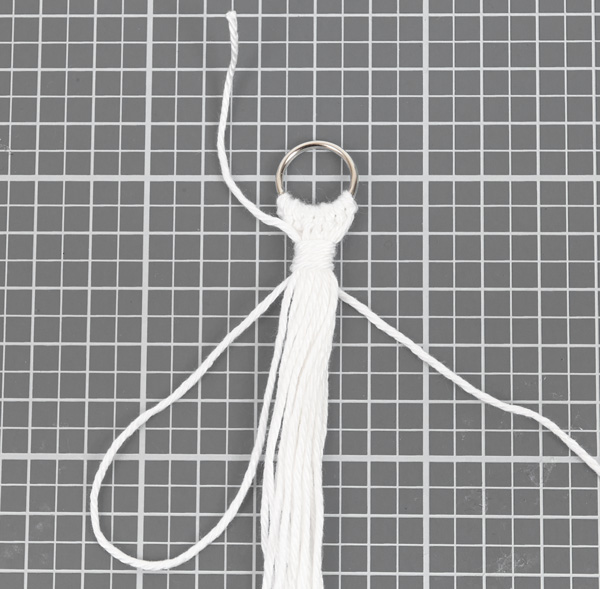 Osterdeko mit Makramee - Schritt 3 Osterdeko mit Makramee - Schritt 3