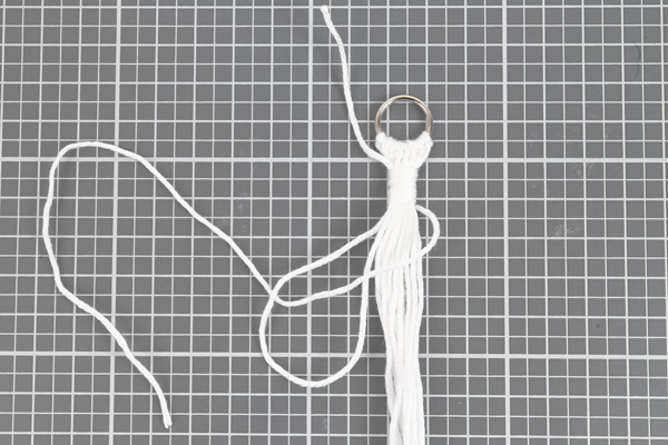 Osterdeko mit Makramee - Schritt 4 Osterdeko mit Makramee - Schritt 4