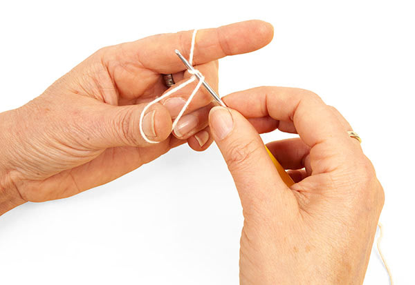 Makramee-Feder basteln - Schritt 02