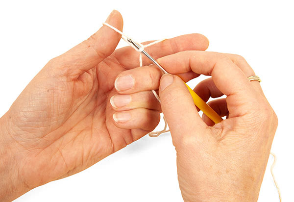 Makramee-Feder basteln - Schritt 03