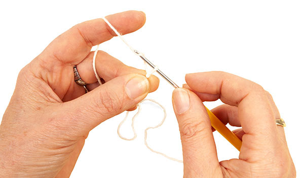 Makramee-Feder basteln - Schritt 05