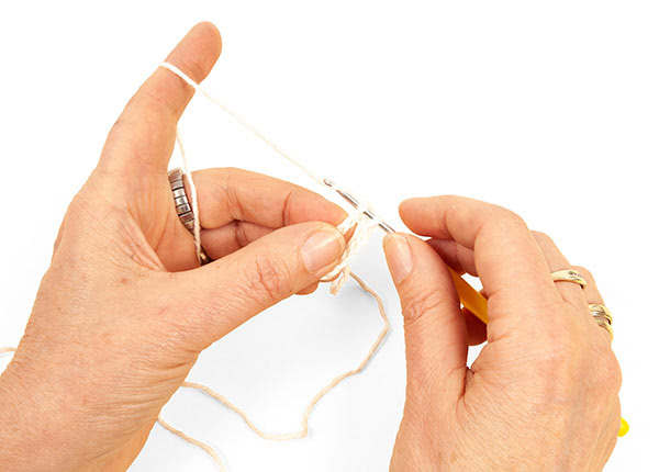 Makramee-Feder basteln - Schritt 07