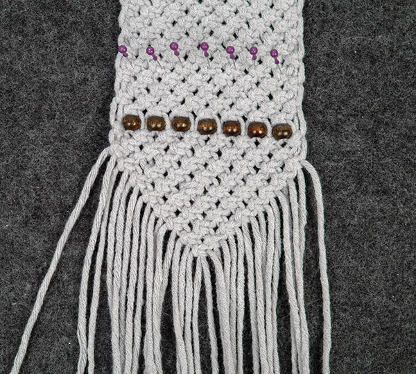 Makramee-Handytasche knüpfen - Schritt 7 Makramee-Handytasche knüpfen - Schritt 7