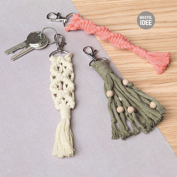 Makramee-Schlüsselanhänger knüpfen Makramee-Schlüsselanhänger knüpfen