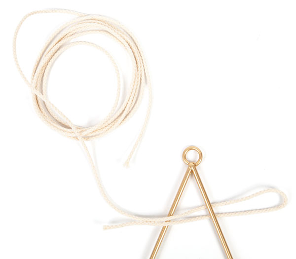 Makramee-Stern basteln - Schritt 2 Makramee-Stern basteln - Schritt 2