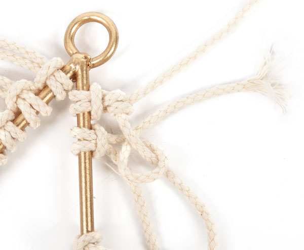 Makramee-Stern basteln - Schritt 11 Makramee-Stern basteln - Schritt 11