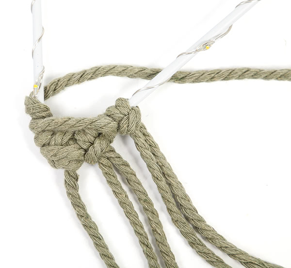 Makramee-Stern basteln - Schritt 13