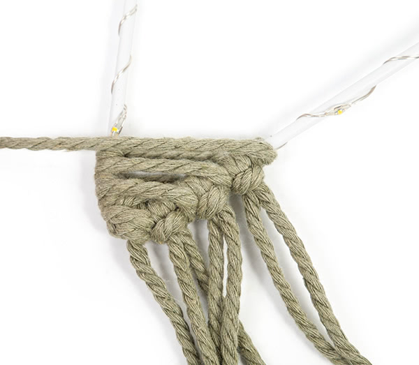 Makramee-Stern basteln - Schritt 14